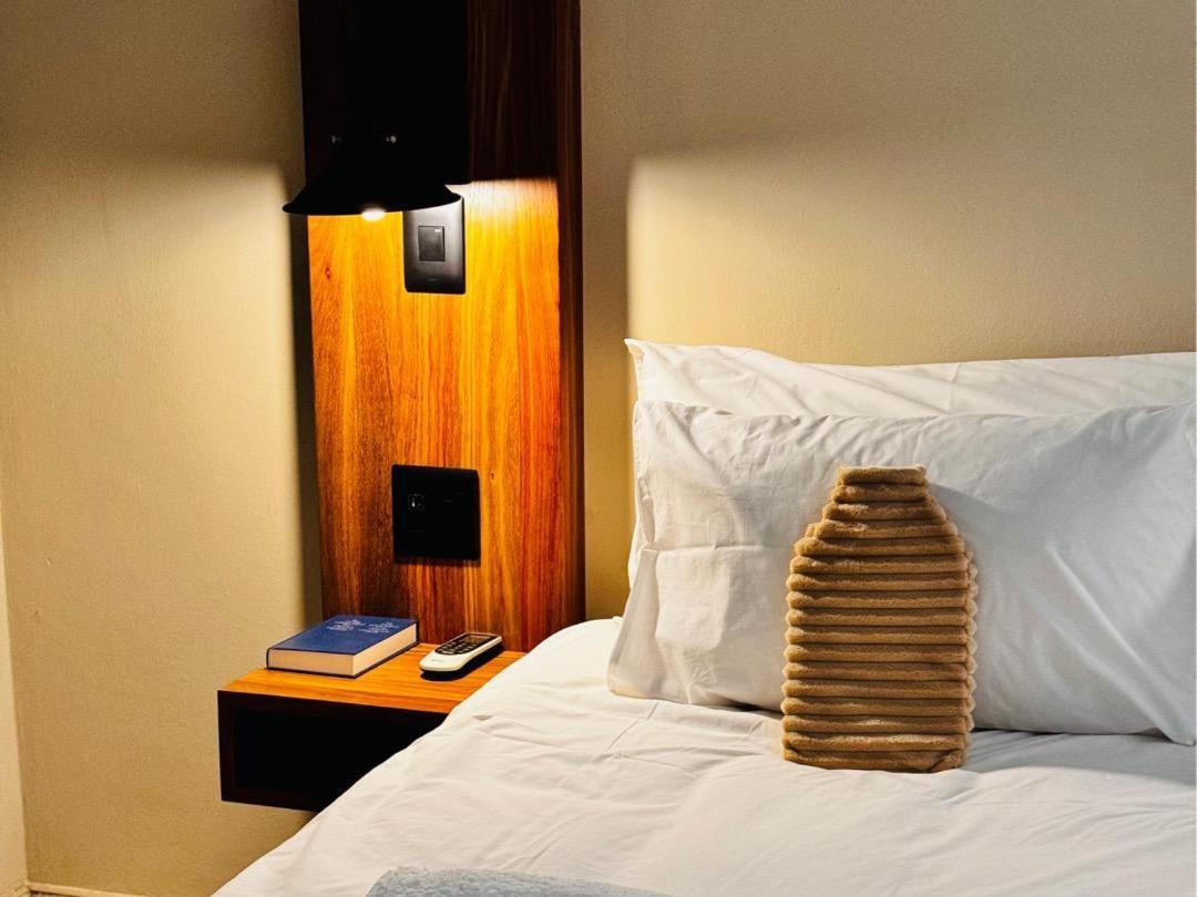 מריינטל Flying Ostrich Guesthouse & Self-Catering Accommodation חדר תמונה