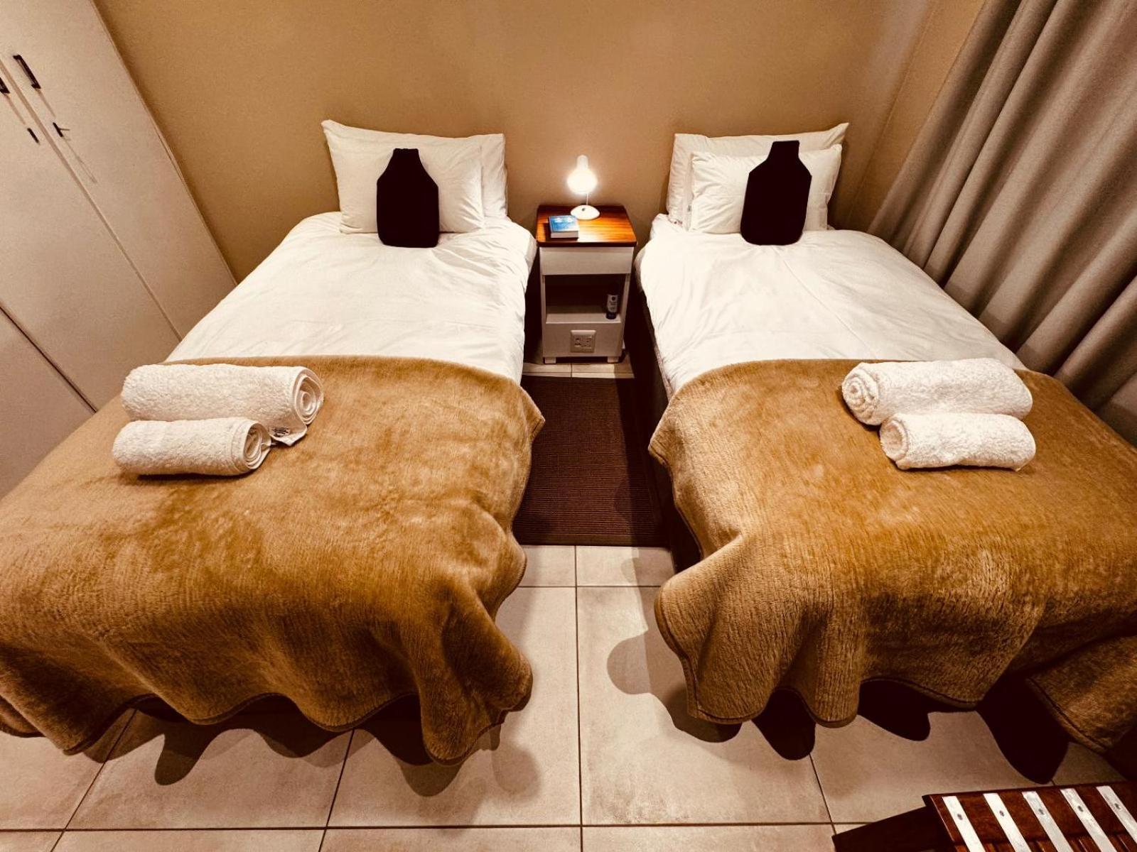 מריינטל Flying Ostrich Guesthouse & Self-Catering Accommodation מראה חיצוני תמונה