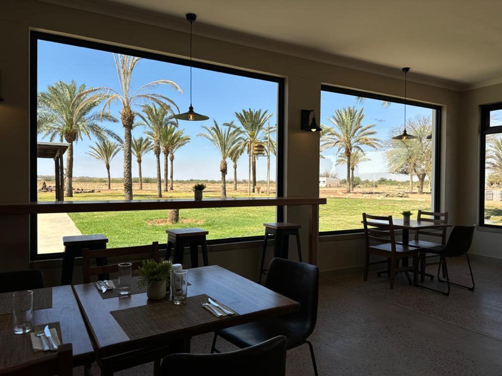 מריינטל Flying Ostrich Guesthouse & Self-Catering Accommodation מראה חיצוני תמונה
